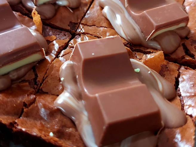 4 Brownie & Blondie Treat Box | Sarah Bakes