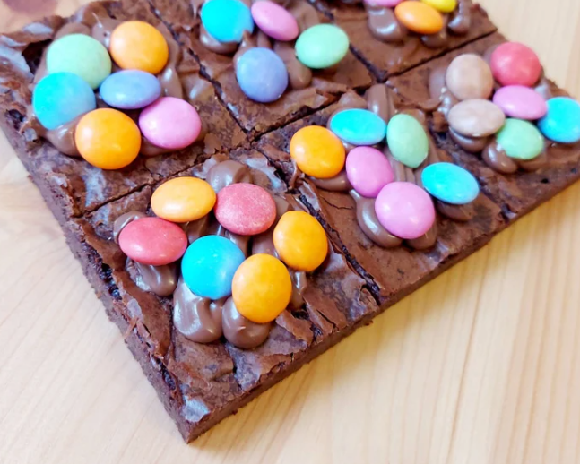4 Brownie & Blondie Treat Box | Sarah Bakes