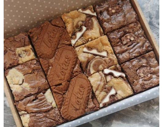 4 Brownie & Blondie Treat Box | Sarah Bakes